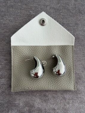 Anna Rossi Silver Teardrop Hoop Earrings